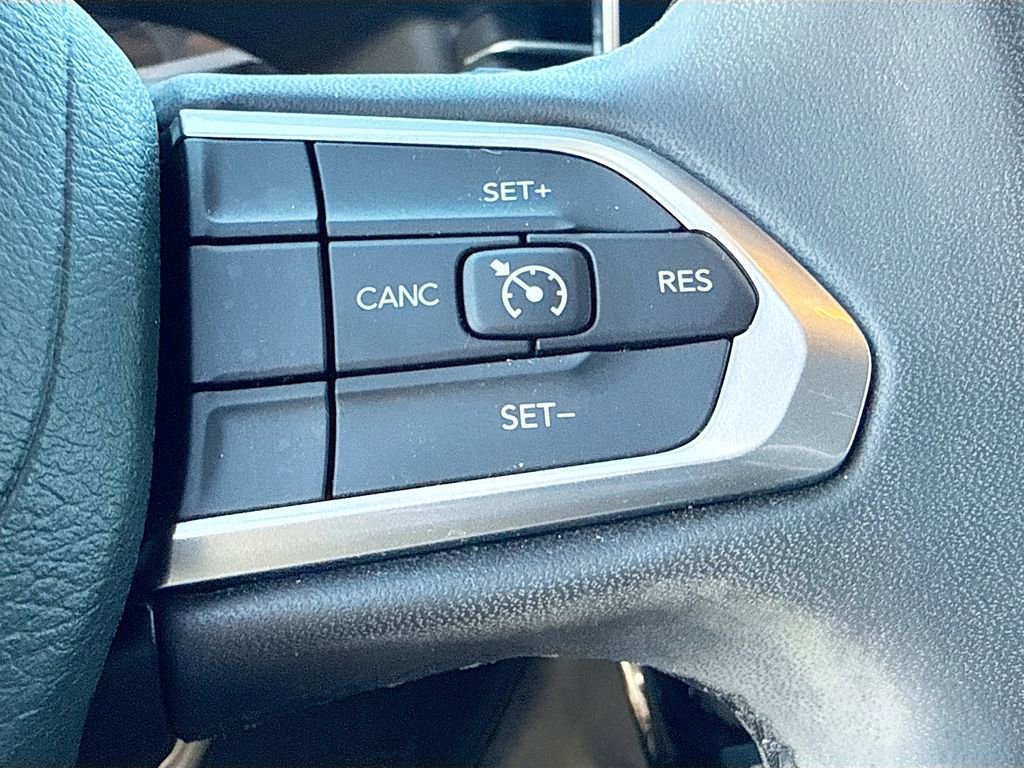 Used 2023 Jeep Compass Latitude AWD/4WD image 36