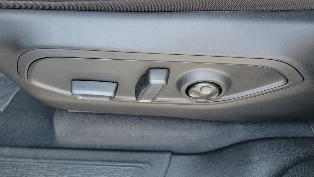 New 2025 Jeep Grand Cherokee L Limited w/ Black Appearance Package image 20