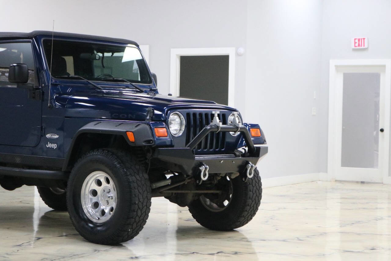 Used 2004 Jeep Wrangler Rubicon AWD/4WD image 3