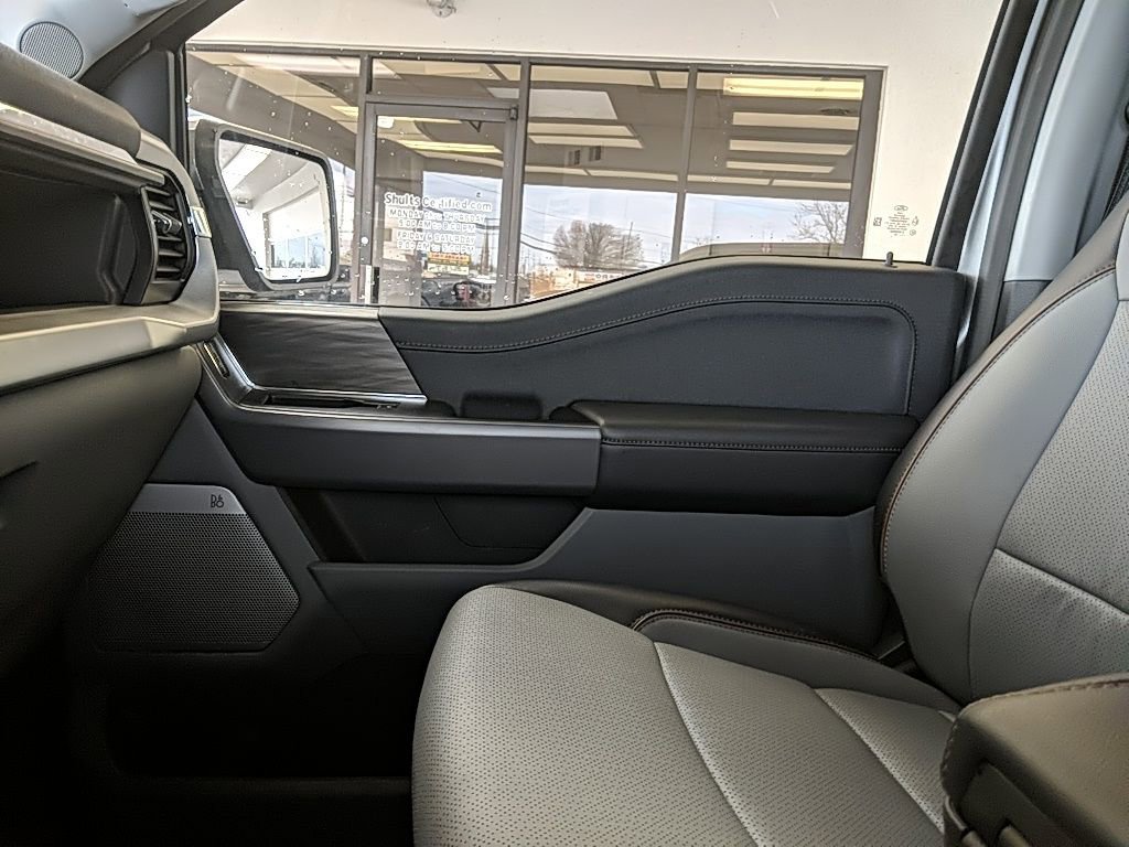 Used 2025 Ford F150 Lariat w/ Equipment Group 501A Mid image 26