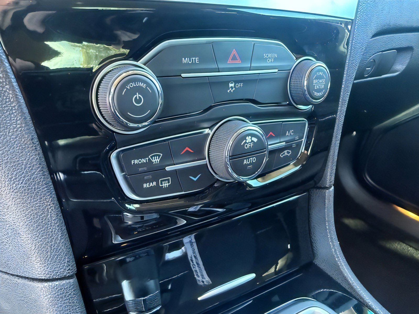 Used 2023 Chrysler 300 Touring w/ Sport Appearance Package image 24