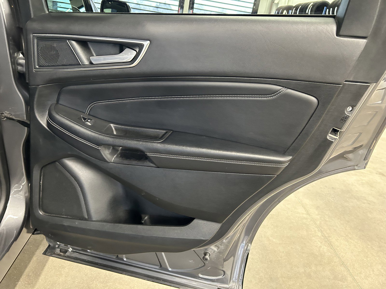 Used 2022 Ford Edge Titanium image 17