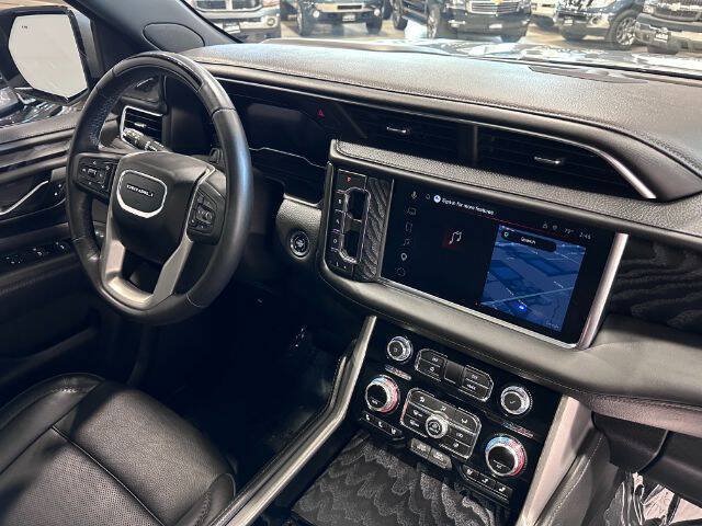 Used 2023 GMC Yukon XL Denali w/ Denali Reserve Package AWD/4WD image 16