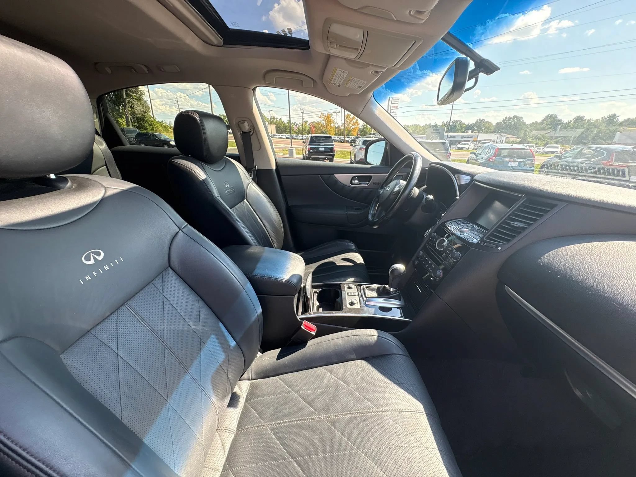Used 2011 INFINITI FX35 AWD w/ Premium Pkg image 33