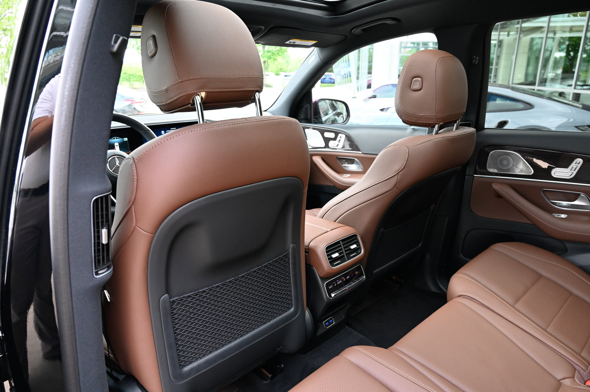 Used 2025 Mercedes-Benz GLS 450 4MATIC image 37