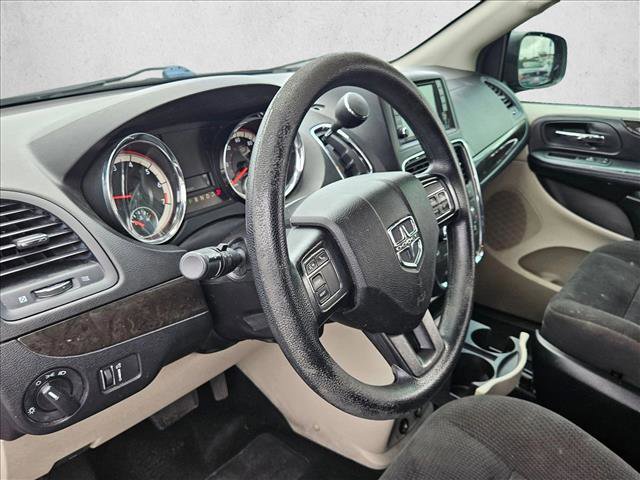 Used 2019 Dodge Grand Caravan SE w/ UConnect Hands-Free Group image 10