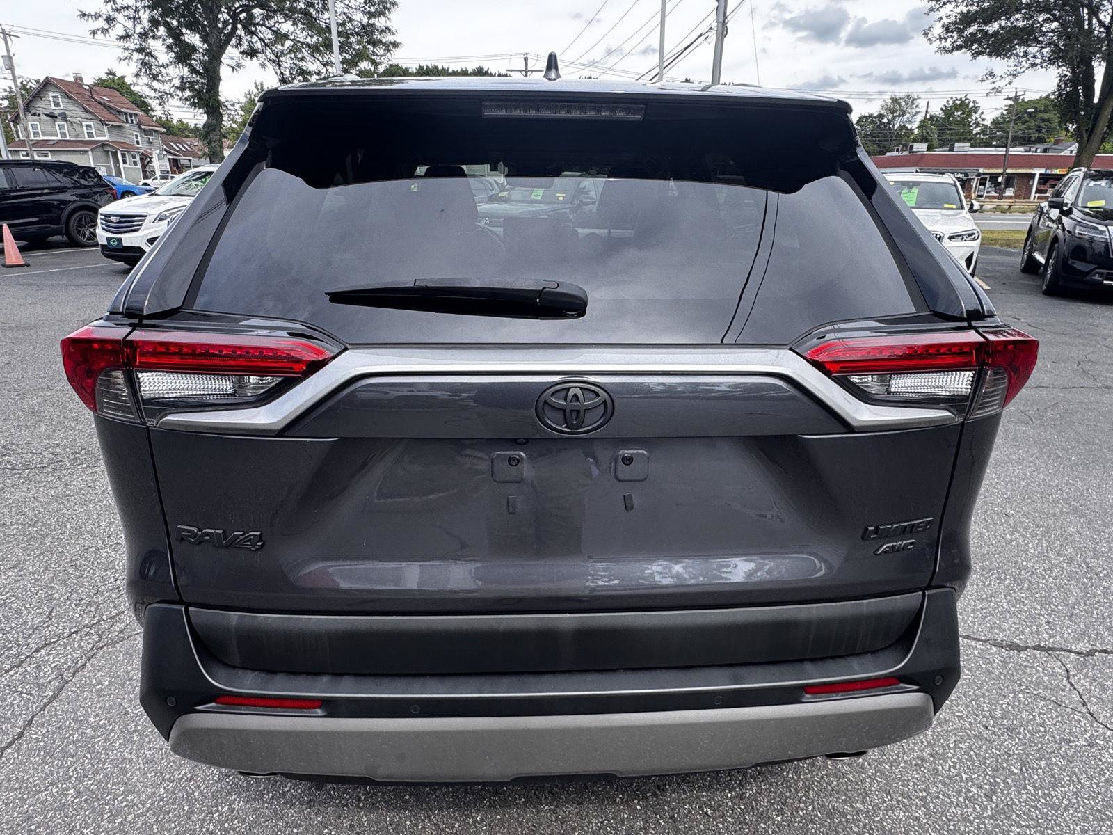 Used 2023 Toyota RAV4 Limited AWD/4WD image 6