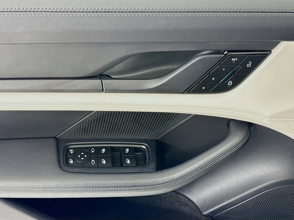 Certified 2023 Porsche Taycan 4S AWD/4WD image 11