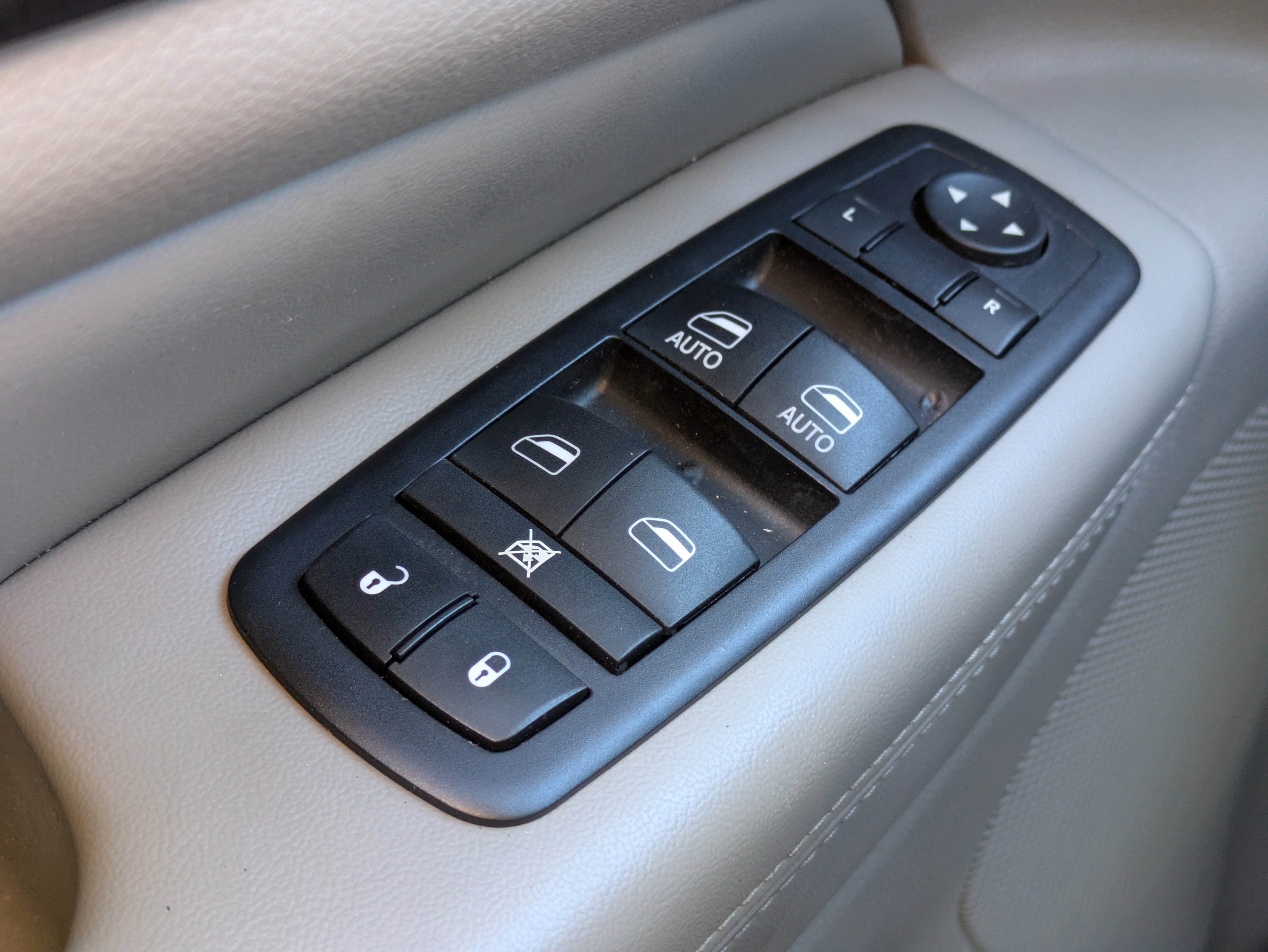 Used 2012 Jeep Grand Cherokee Laredo image 21