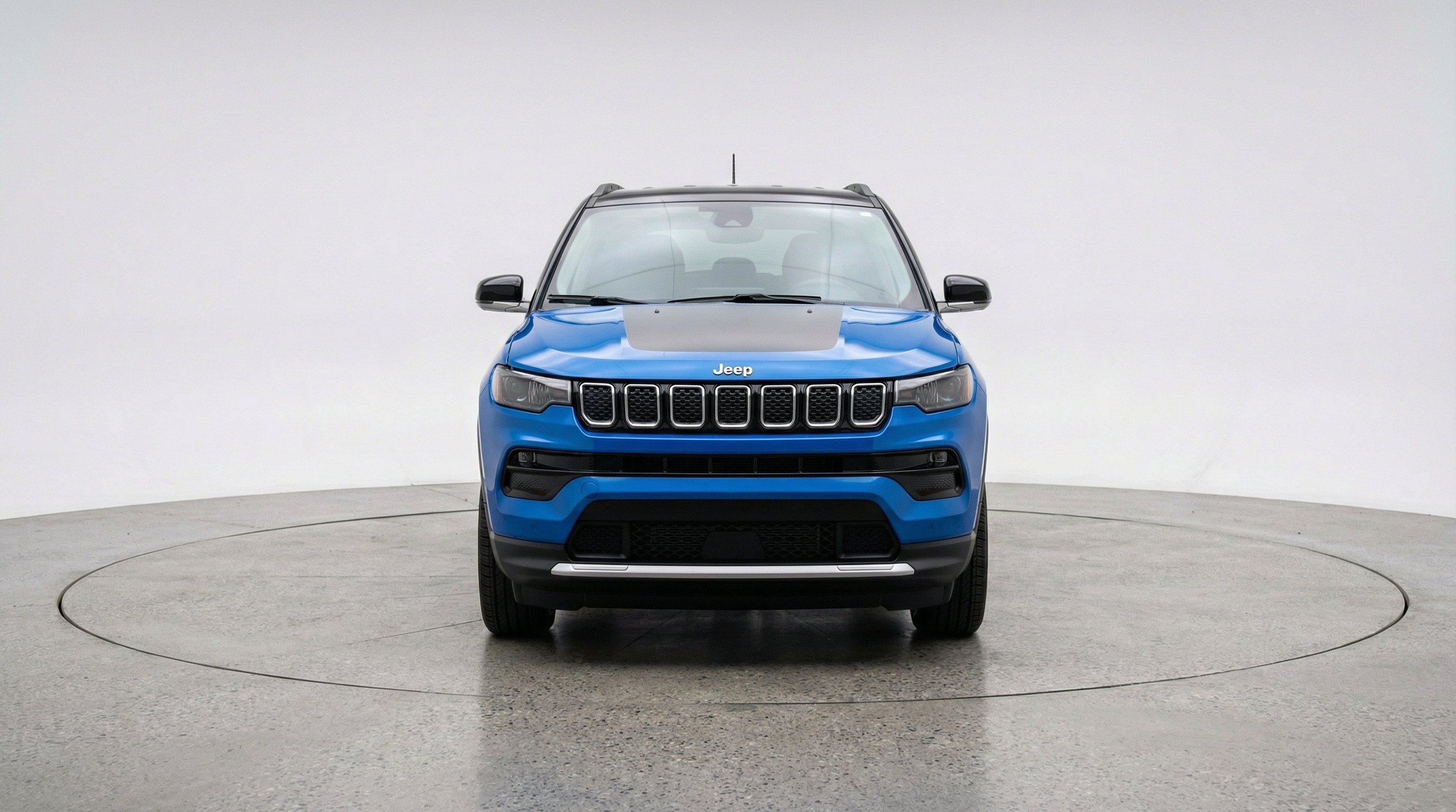 Used 2025 Jeep Compass Limited AWD/4WD image 2