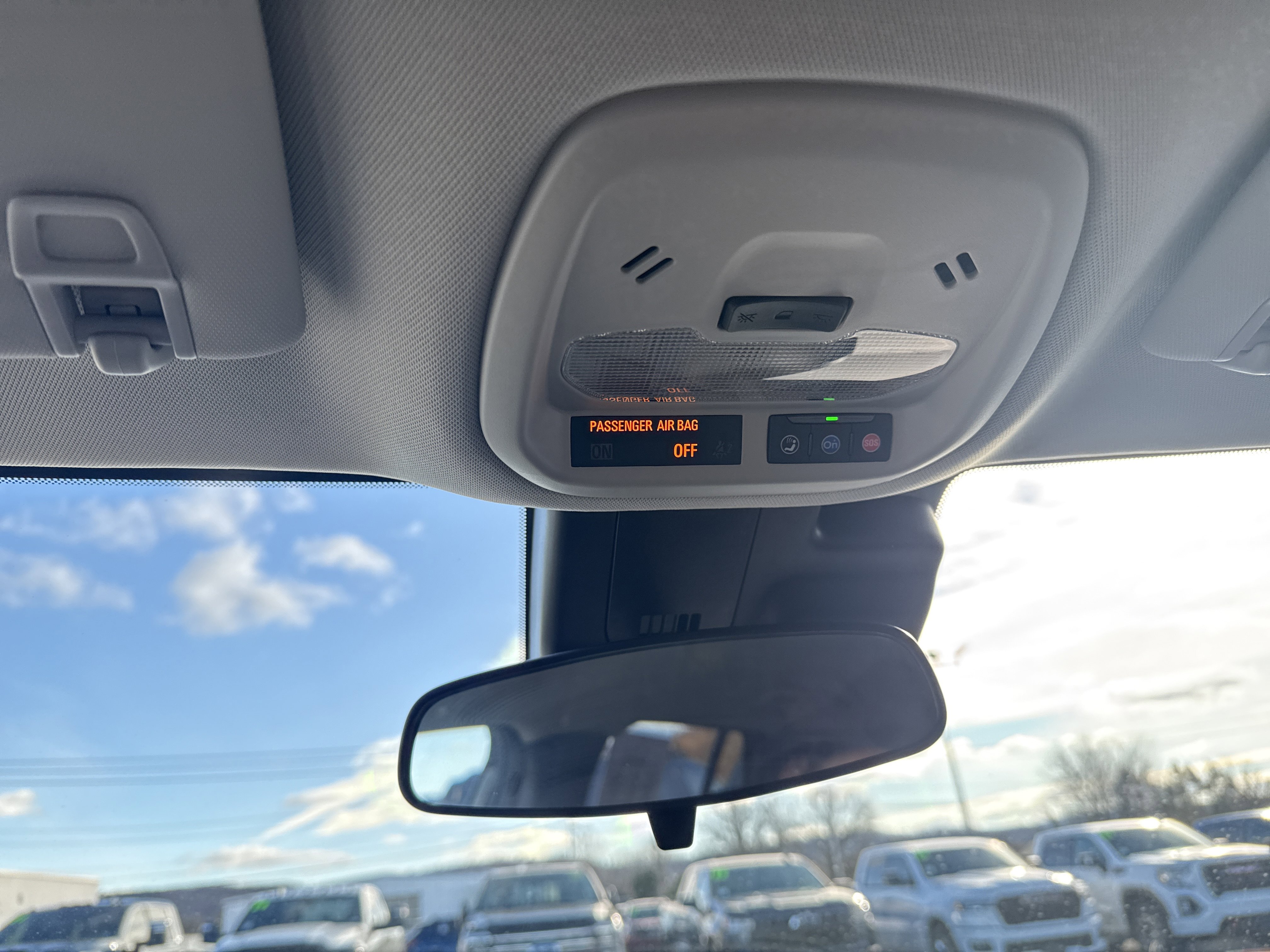 Used 2025 Chevrolet Trax LT w/ LT Convenience Package image 28