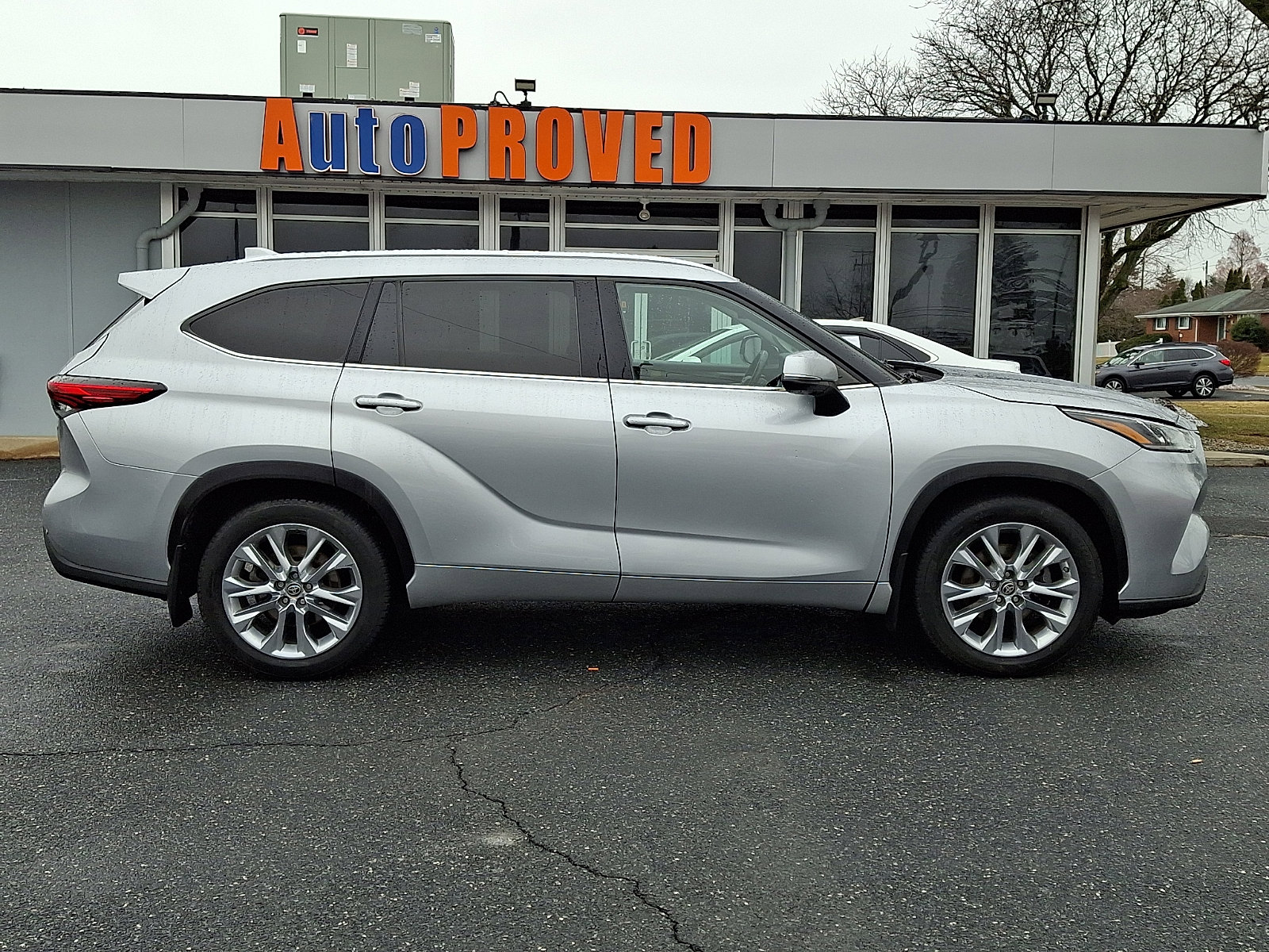 Used 2020 Toyota Highlander Limited image 7