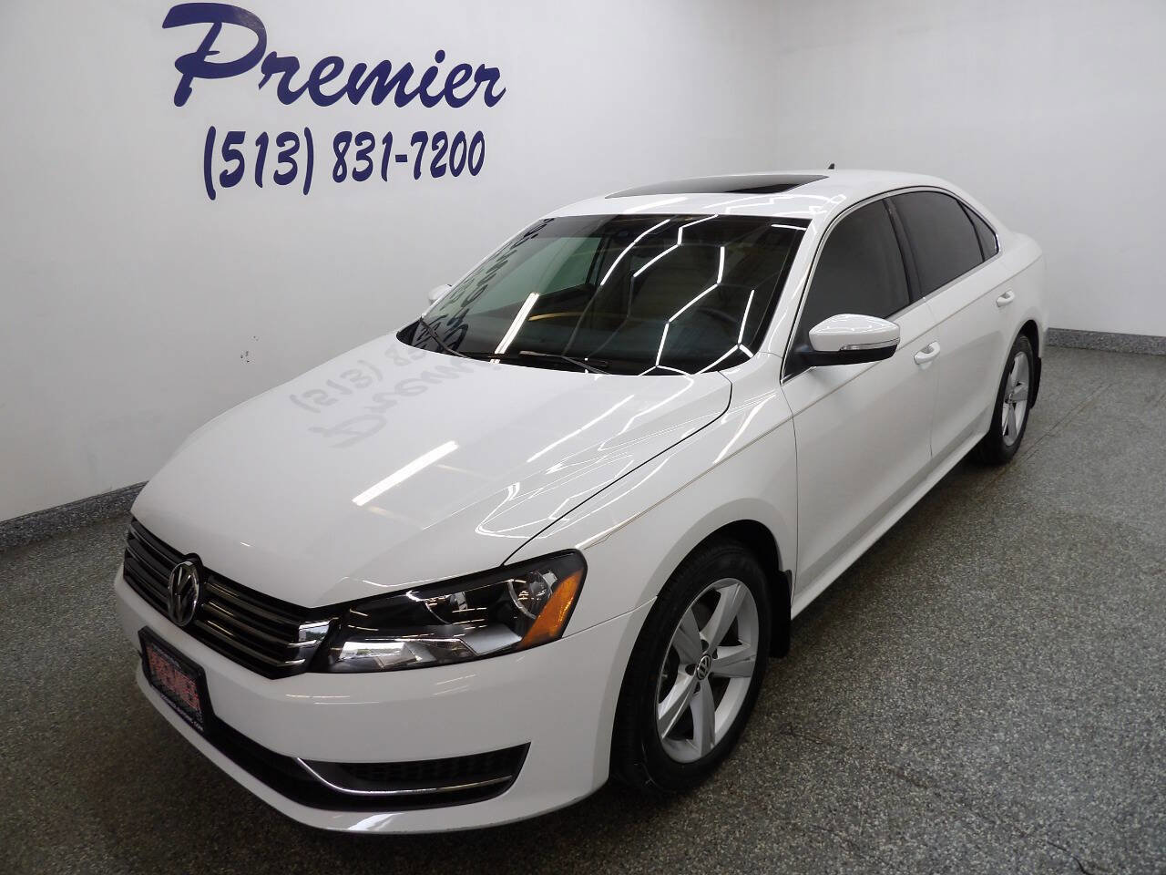 Used 2013 Volkswagen Passat 2.5 SE FWD image 1