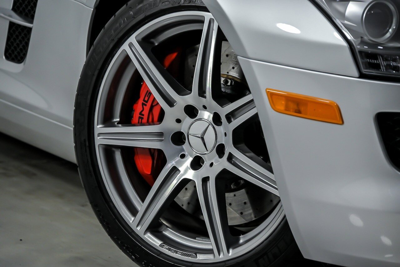 Used 2012 Mercedes-Benz SLS AMG Coupe image 4