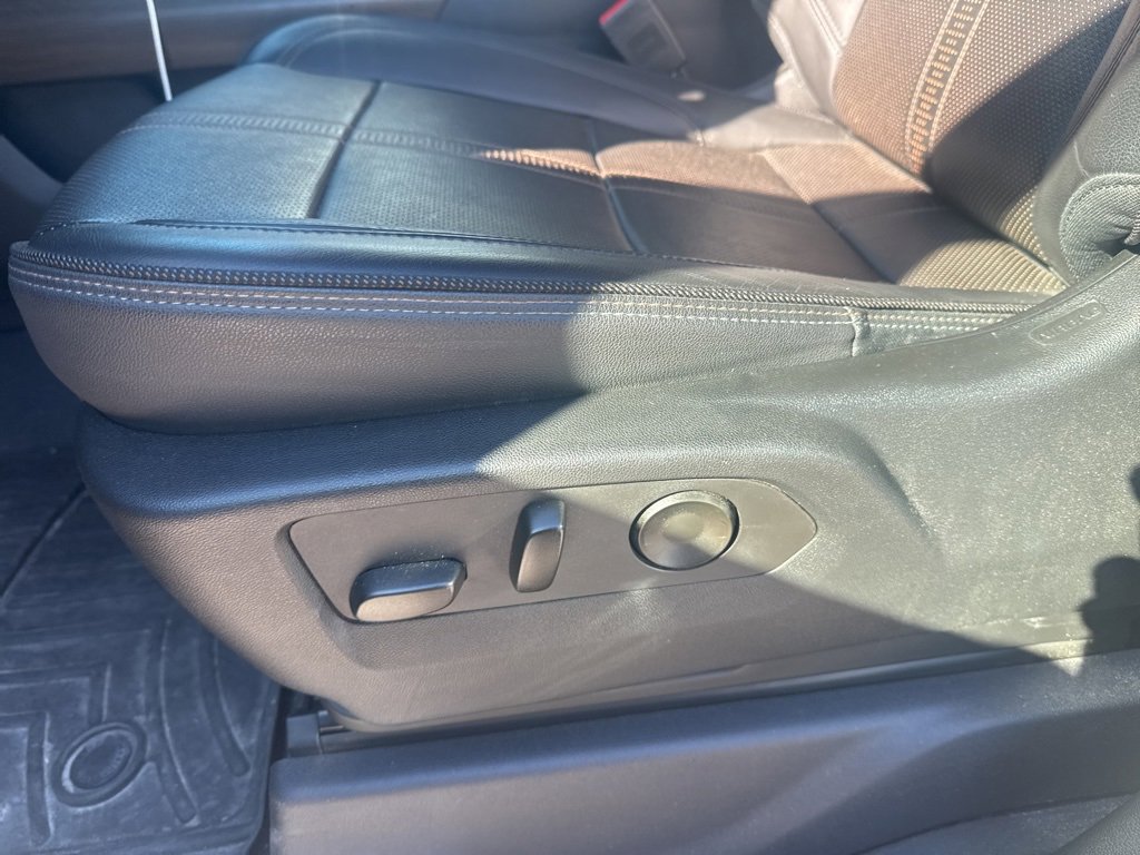 Used 2024 Chevrolet Silverado 2500 High Country w/ High Country Premium Package image 17