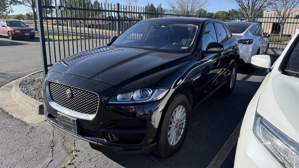 Used 2017 Jaguar F-PACE AWD/4WD image 2