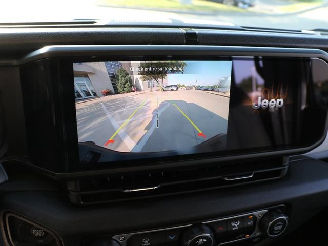 Used 2025 Jeep Gladiator Sport AWD/4WD image 26