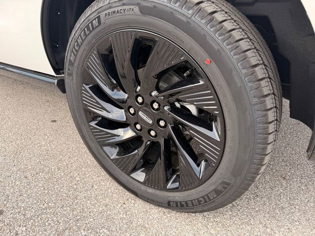 New 2025 Lincoln Navigator Reserve w/ Jet Appearance Package image 7