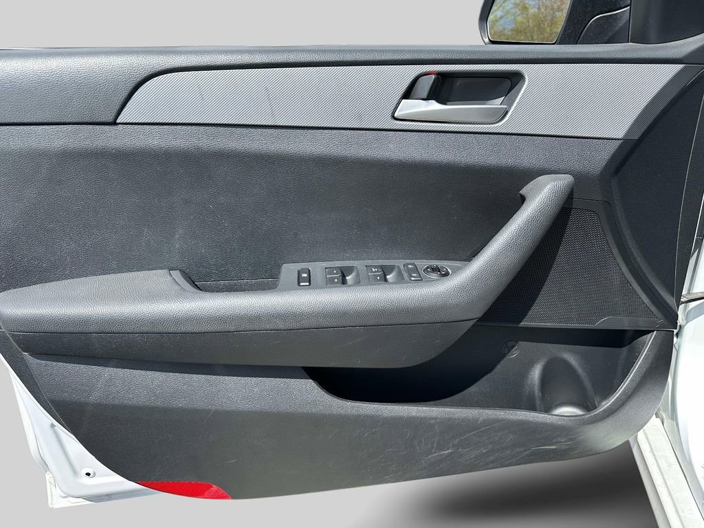 Used 2019 Hyundai Sonata SE image 16