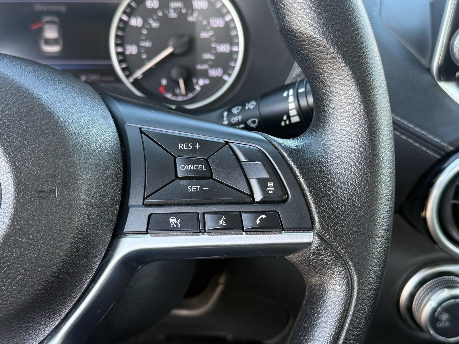 Used 2025 Nissan Sentra SV FWD image 18
