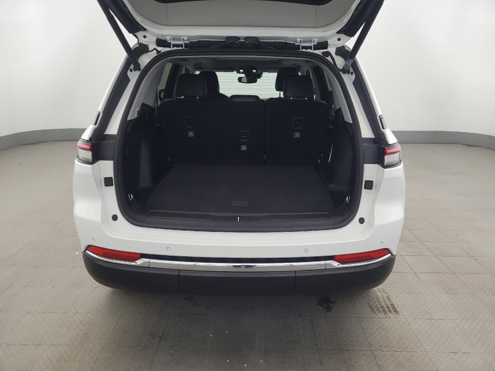 Used 2023 Jeep Grand Cherokee 4WD 4xe image 29