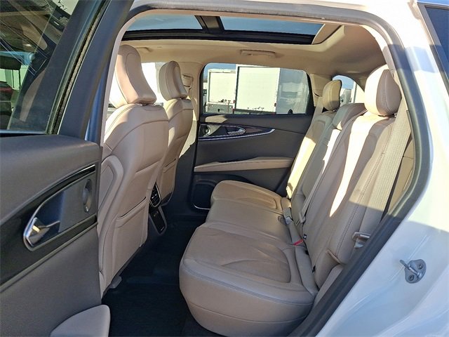 Used 2021 Lincoln Nautilus Reserve w/ Equipment Group 201A image 10