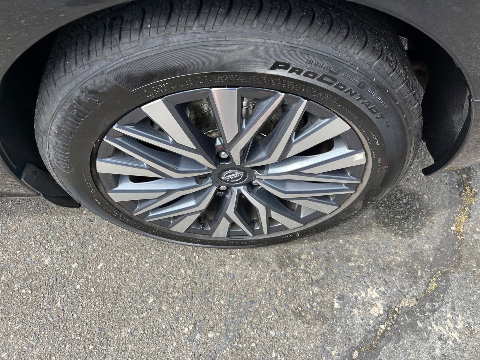 Used 2025 Nissan Altima 2.5 SV FWD image 31