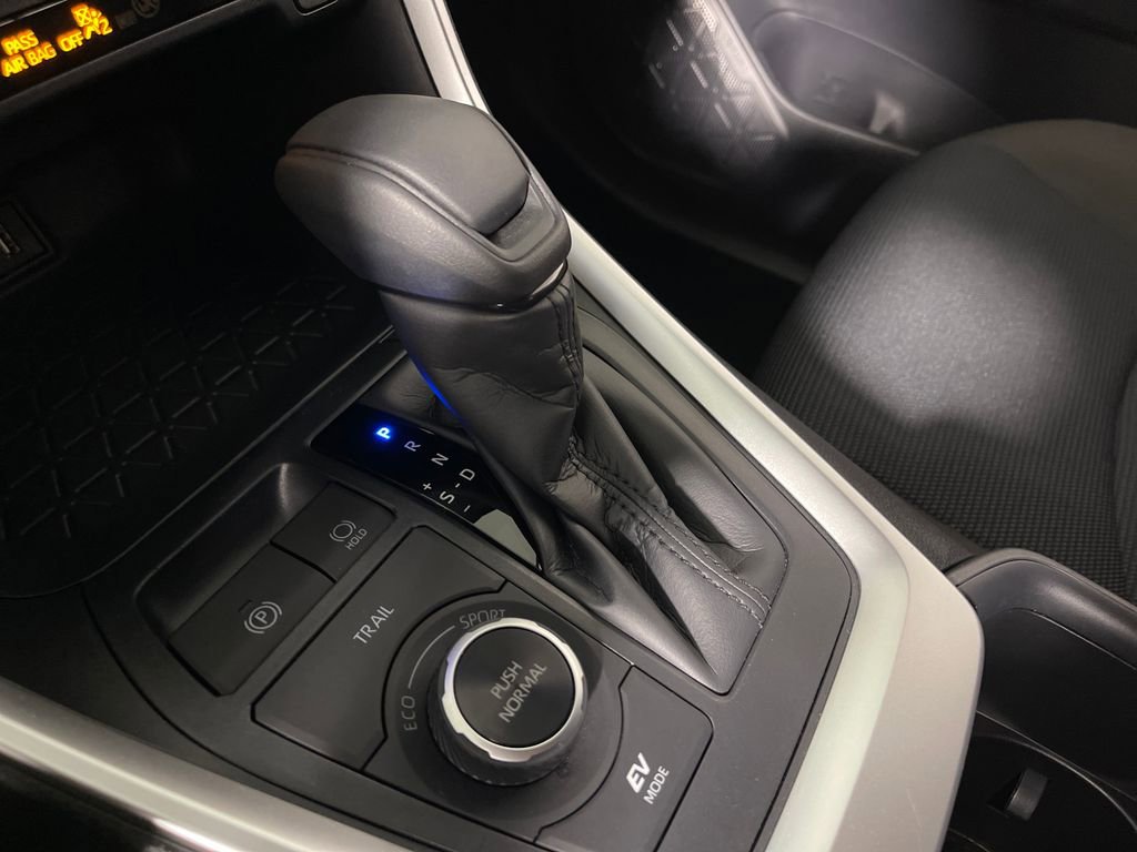 Certified 2025 Toyota RAV4 LE AWD/4WD image 22