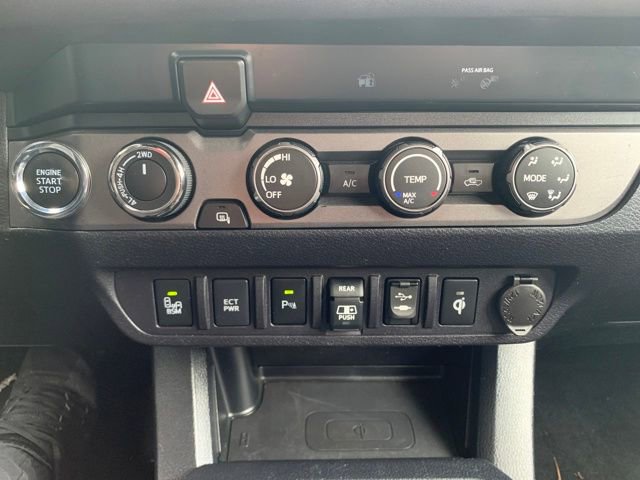Used 2019 Toyota Tacoma TRD Off-Road w/ Technology Package image 26