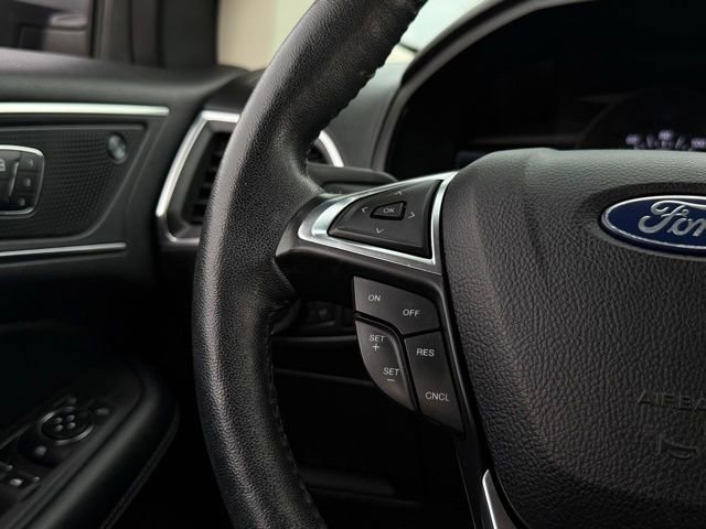 Used 2022 Ford Edge Titanium AWD/4WD image 9