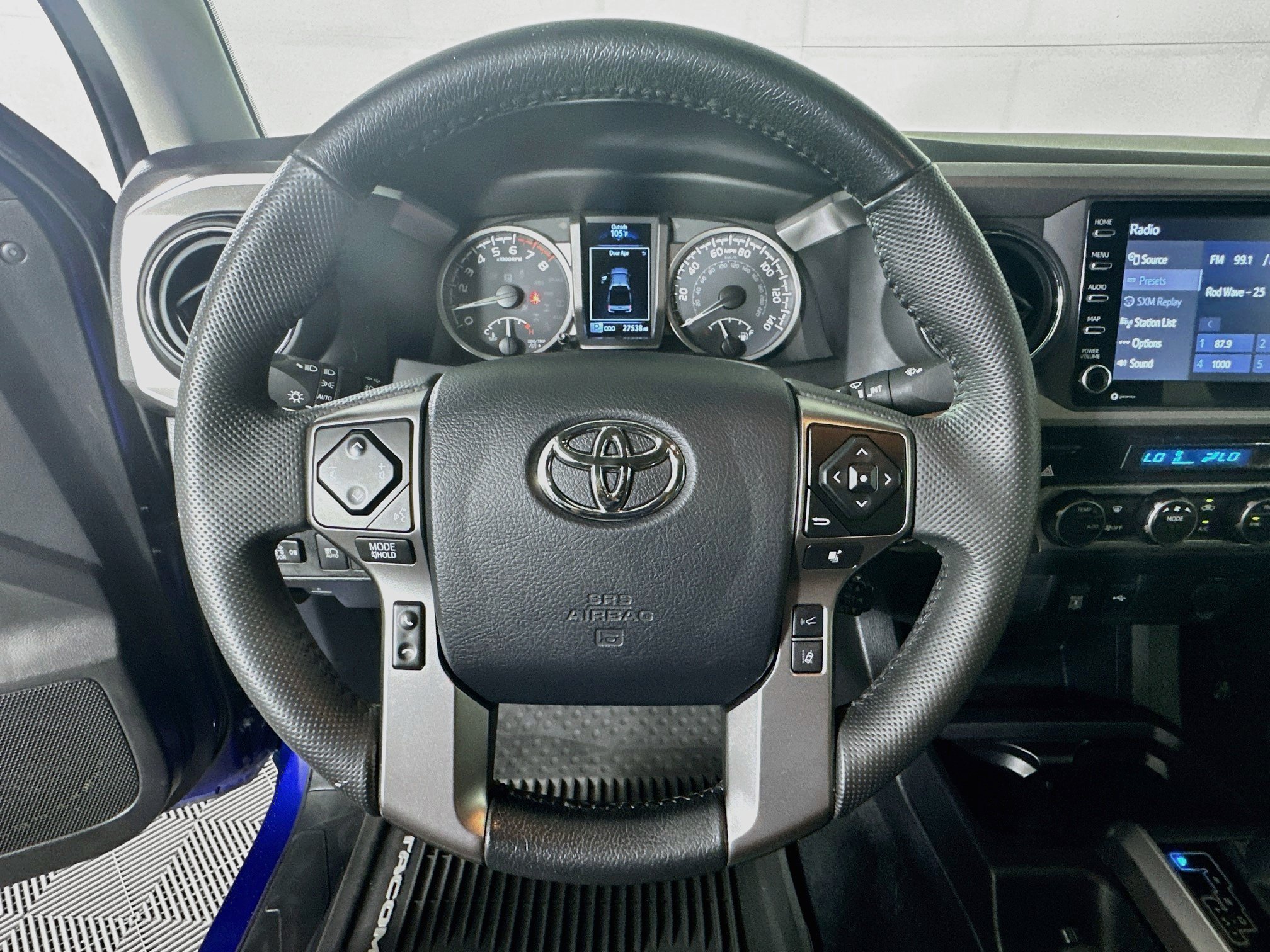 Used 2023 Toyota Tacoma SR5 w/ Technology Package AWD/4WD image 15