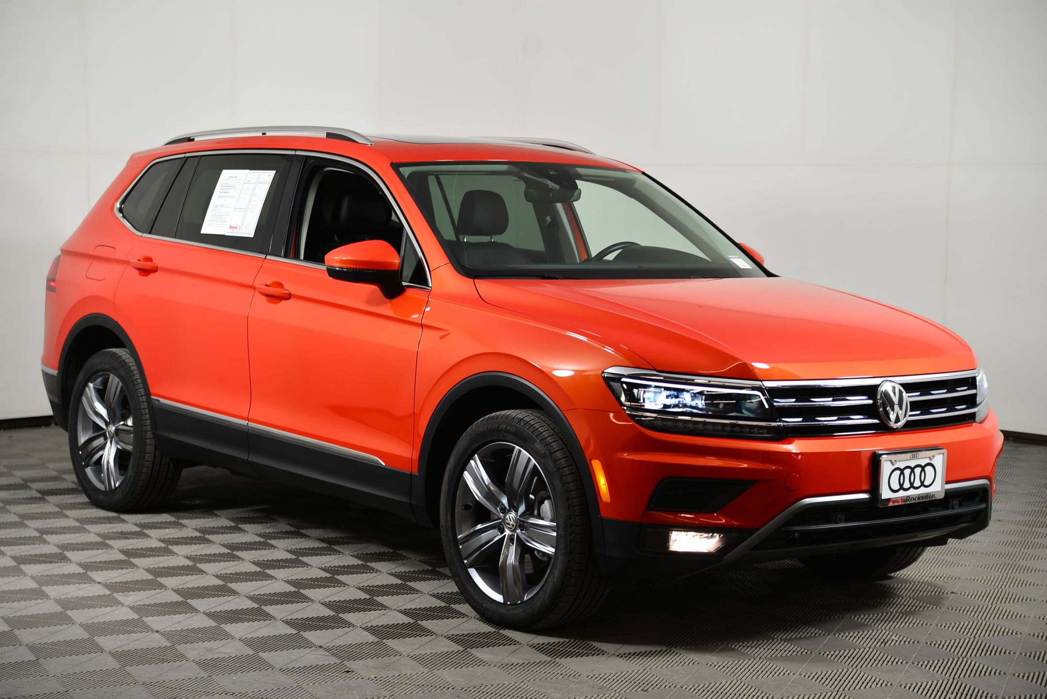 Used 2019 Volkswagen Tiguan SEL Premium image 7