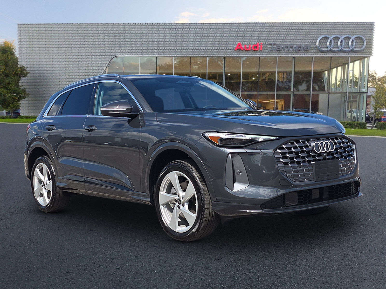 New 2025 Audi Q5 Premium Plus image 1