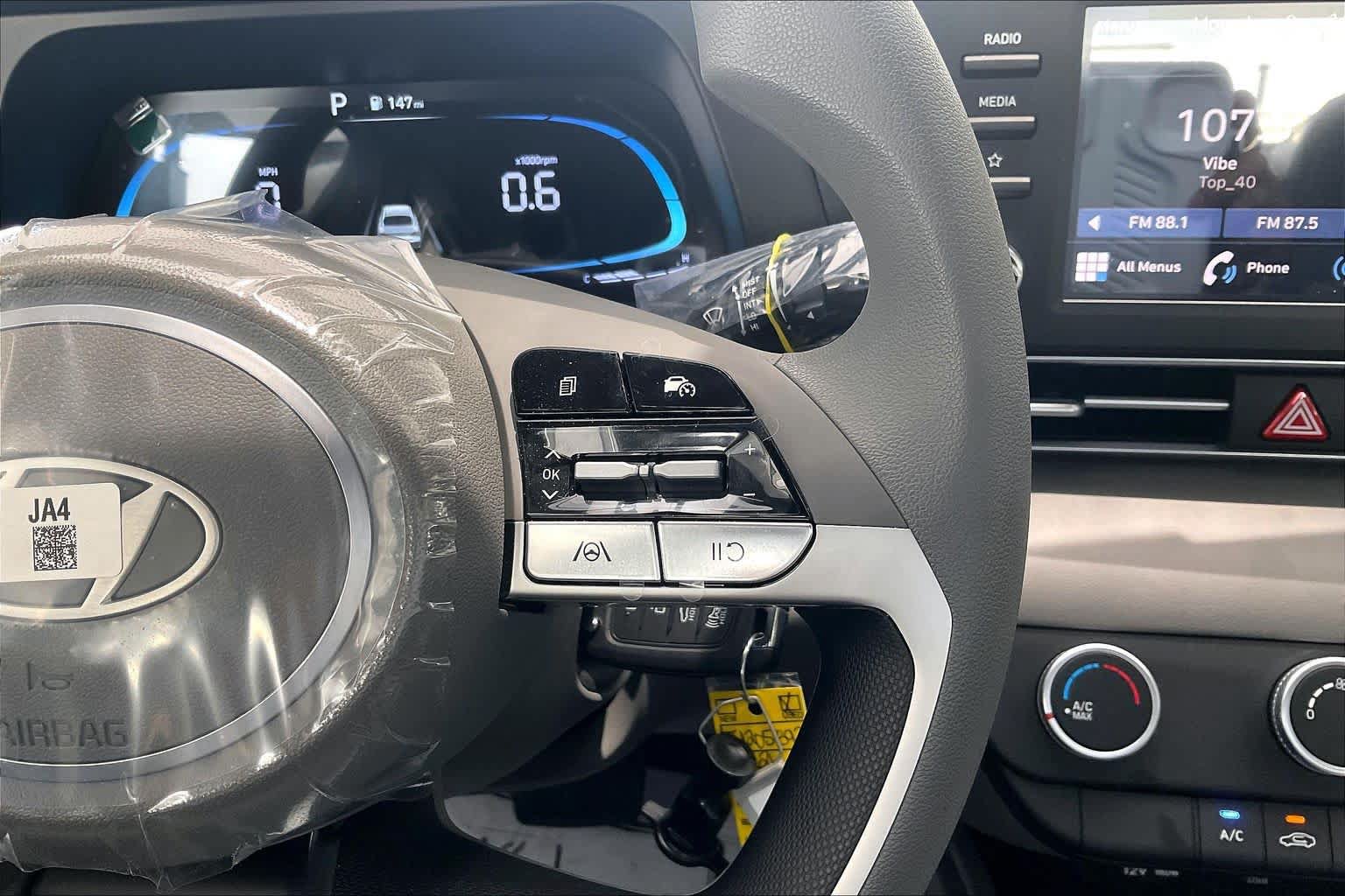 Certified 2026 Hyundai Elantra SE FWD image 25
