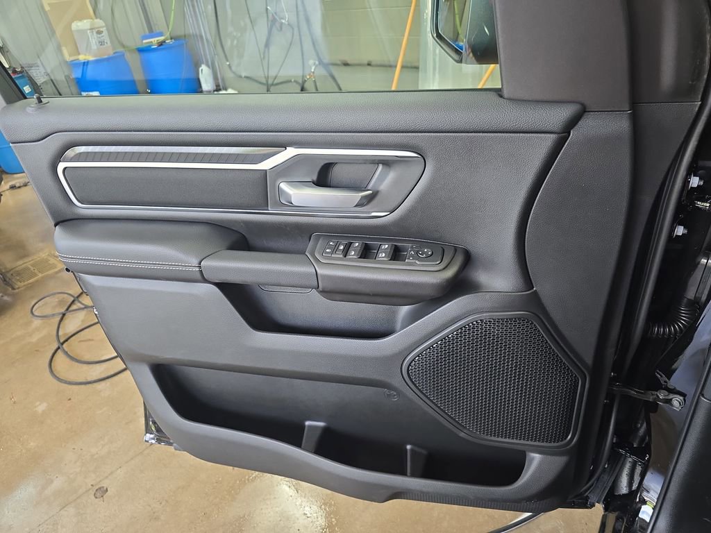 New 2026 RAM 1500 4x4 Crew Cab image 27