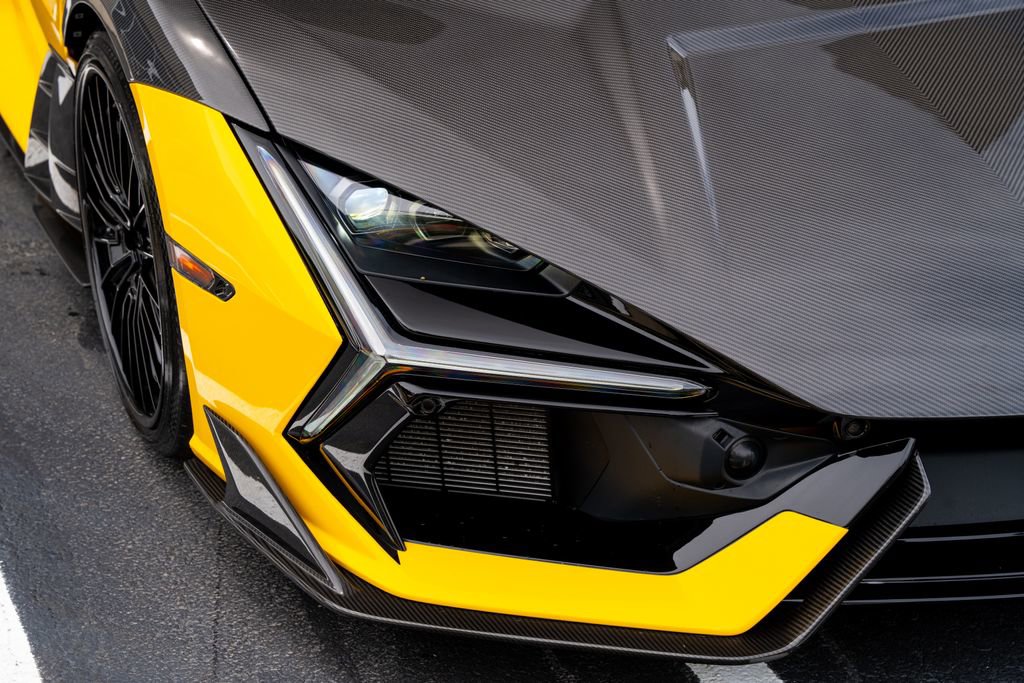 Used 2024 Lamborghini Revuelto AWD/4WD image 14