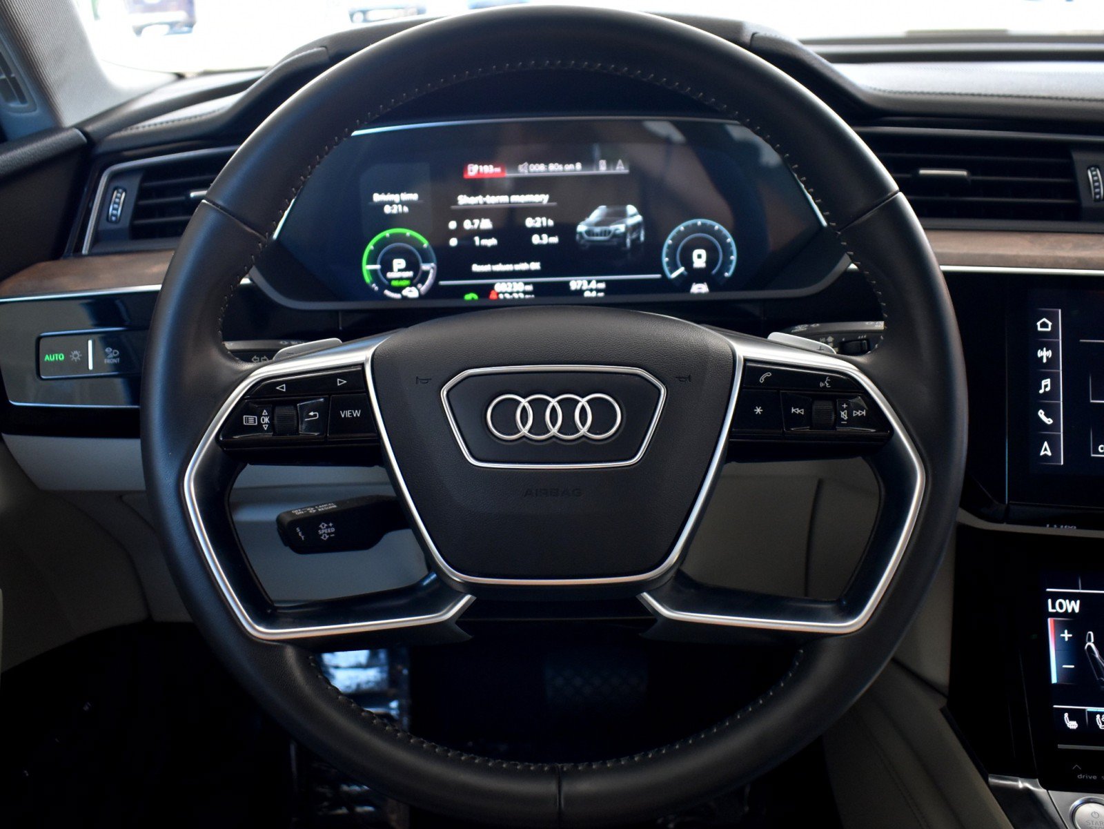 Used 2019 Audi e-tron Premium Plus AWD/4WD image 17