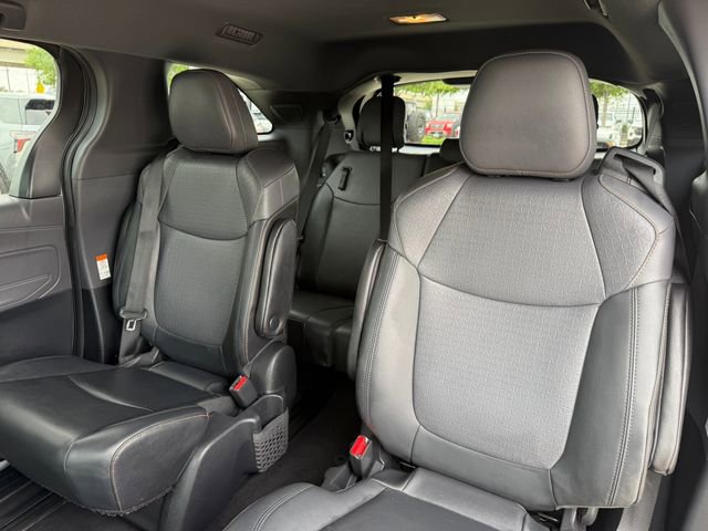 Used 2022 Toyota Sienna XLE Woodland Edition AWD/4WD image 29