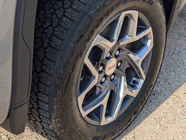 New 2026 GMC Sierra 1500 SLE image 8