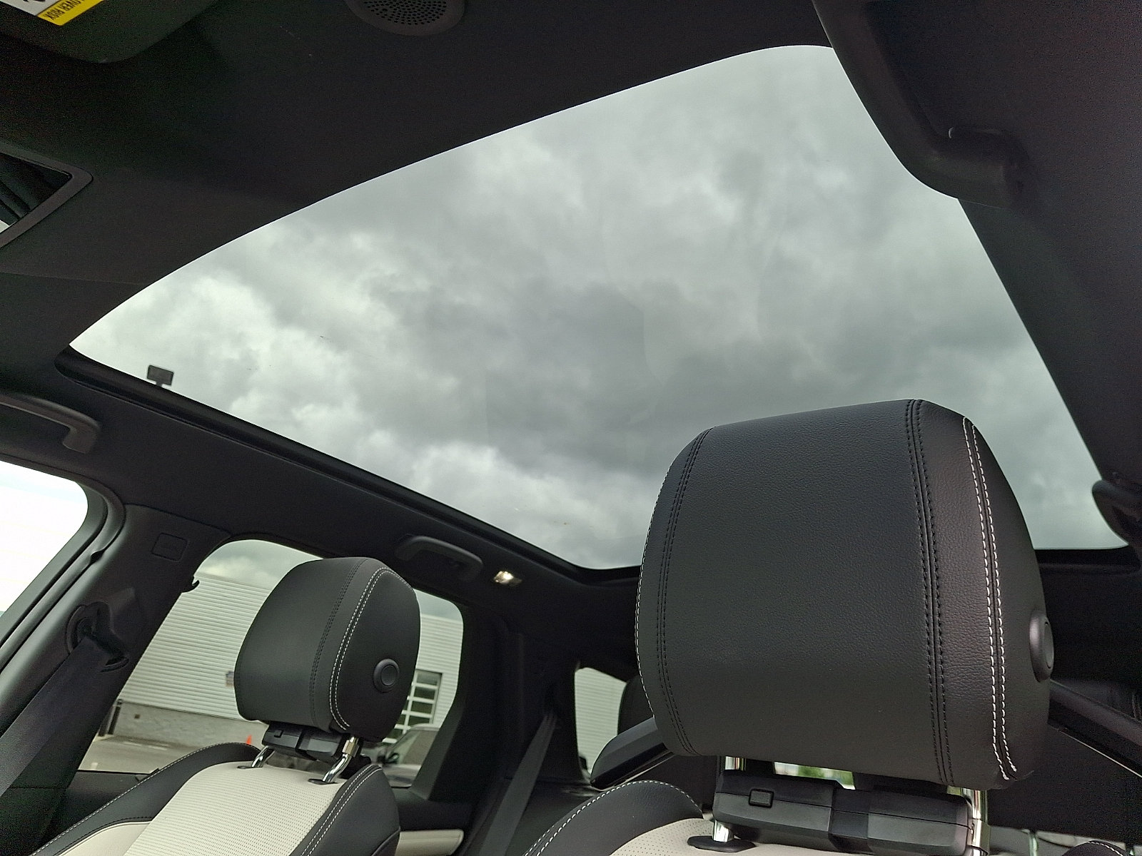 New 2025 Land Rover Discovery Sport Dynamic SE AWD/4WD image 11
