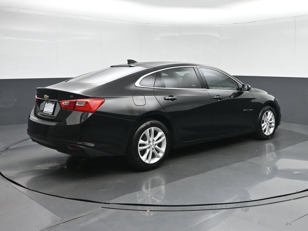 Used 2017 Chevrolet Malibu LT FWD image 7