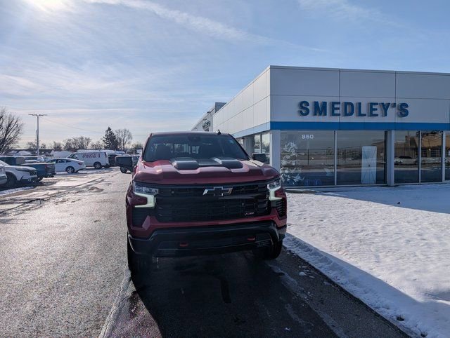 Used 2025 Chevrolet Silverado 1500 LT Trail Boss w/ Convenience Package II image 2