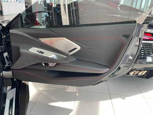 Used 2025 Chevrolet Corvette Z06 image 16