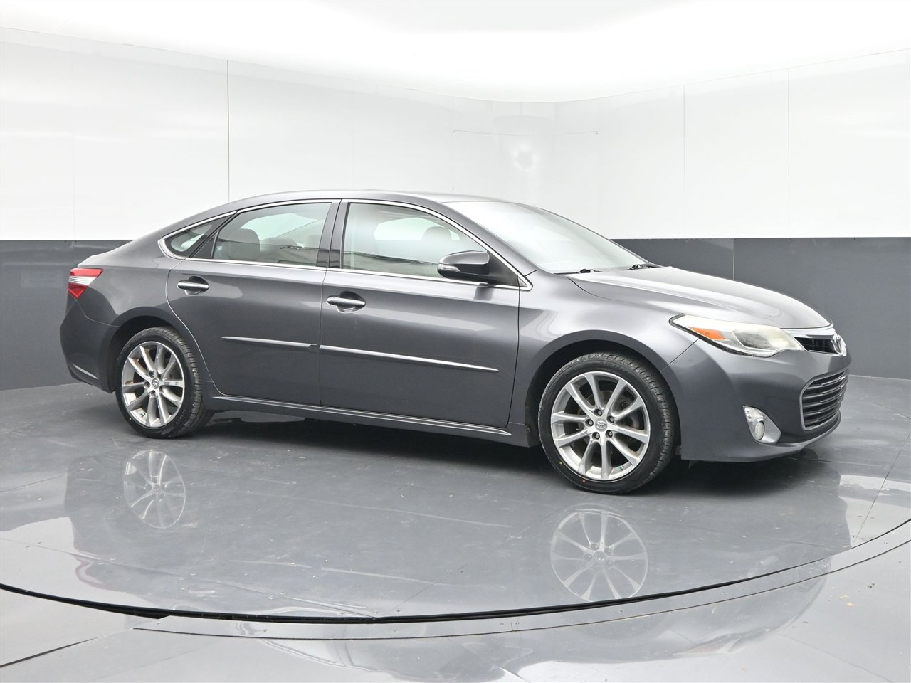 Used 2015 Toyota Avalon XLE Touring image 1