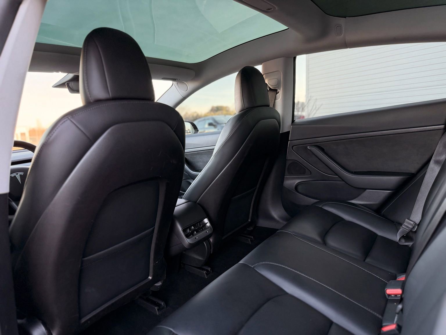 Used 2020 Tesla Model 3 Standard Range image 15