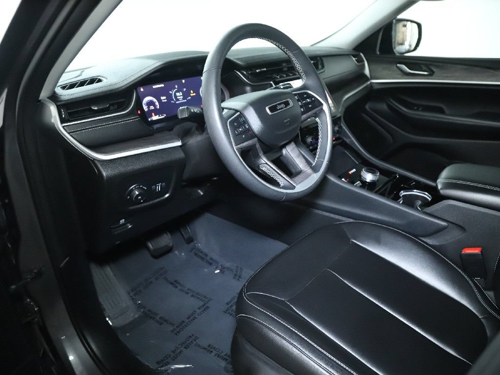 Used 2023 Jeep Grand Cherokee L Limited AWD/4WD image 18
