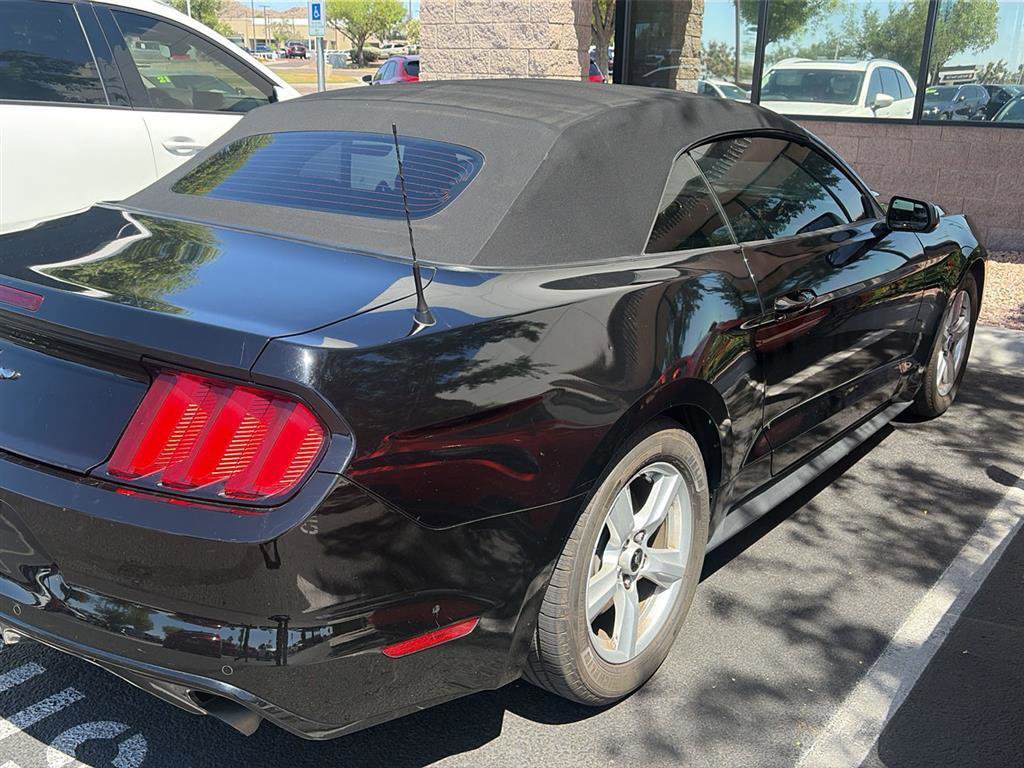 Used 2015 Ford Mustang Convertible RWD image 3