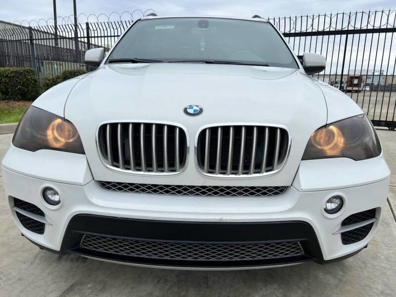 Used 2011 BMW X5 xDrive50i image 3