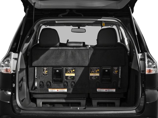 Used 2016 Toyota Sienna SE w/ SE Preferred Package image 12