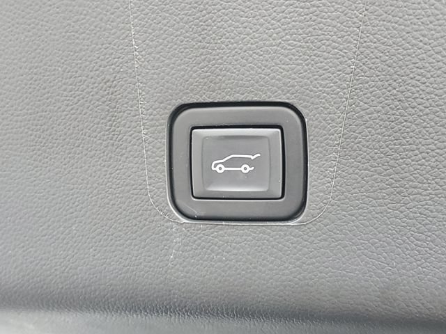 Certified 2023 Chevrolet Traverse LT w/ LPO, Cargo Package AWD/4WD image 9